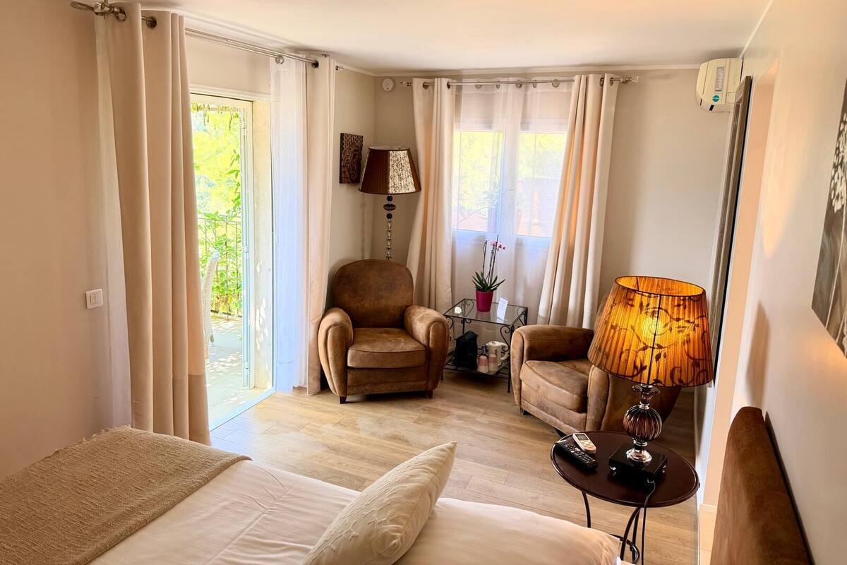 Luxury Double Room (Rose) | 1 bedroom, premium bedding, memory foam beds, in-room safe