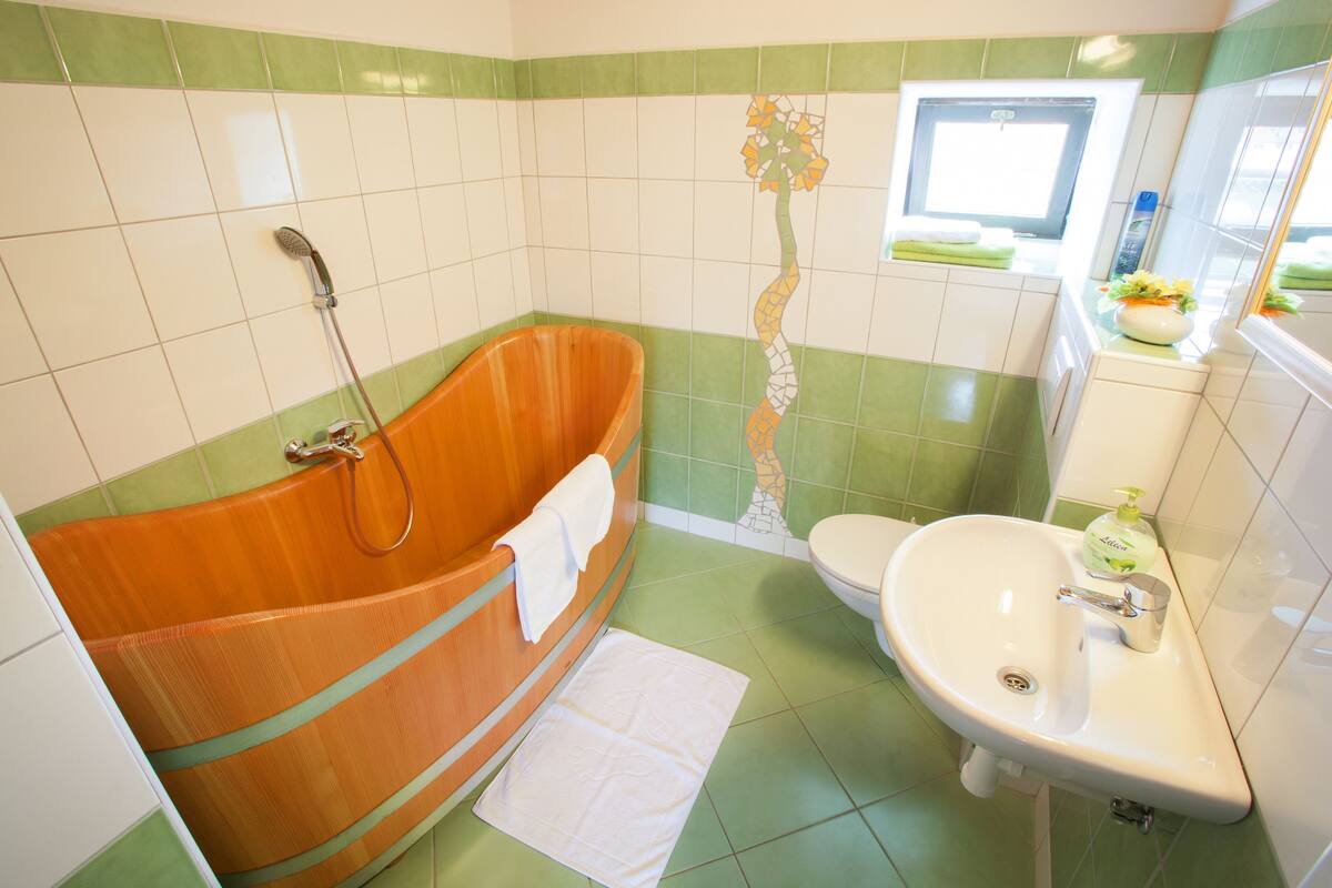 Duplex, 2 Bedrooms | 1 bedroom, blackout curtains, free WiFi, bed sheets