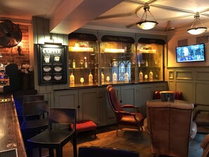 Bar (on property) - The Kings Head Hotel (Rochester)