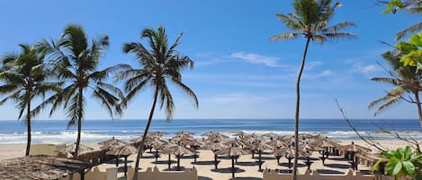 Privat strand i närheten och vit sandstrand