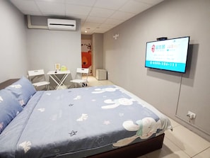 Quarto casal econômico, 1 cama de casal, para não fumantes | Escrivaninha, cortinas blackout, Wi-Fi de cortesia, roupa de cama