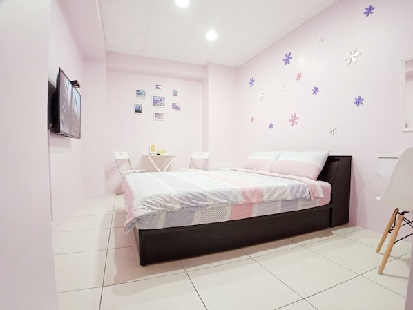 Quarto casal econômico, 1 cama de casal, para não fumantes | Escrivaninha, cortinas blackout, Wi-Fi de cortesia, roupa de cama