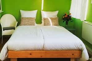 Dubbelrum - 1 queensize-säng - delat badrum | Gratis wi-fi och sängkläder
