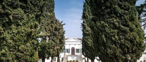 Entrada de la propiedad