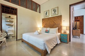 Family Villa, 6 Bedrooms, Beachside | 6 bedrooms, in-room safe, individually decorated, individually furnished - Casa ola Villa (Canggu)