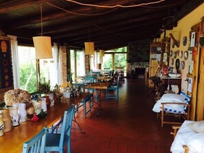 Breakfast and dinner served, garden views - Il Querceto (Marsico Vetere)