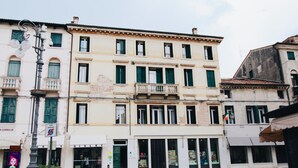 Exterior detail - Ca' Garibaldi Rooms (Bassano del Grappa)
