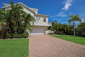 Exterior - Sunkissed 3 Bedroom Townhouse by RedAwning (Holmes Beach)