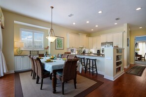 Private kitchen - Sunkissed 3 Bedroom Townhouse by RedAwning (Holmes Beach)