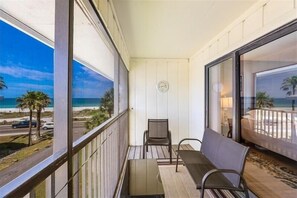 Appart'hôtel, 2 chambres | Balcon