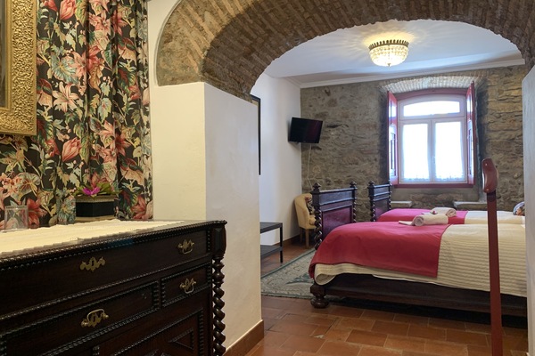 Twin Room | Desk, iron/ironing board, free WiFi, bed sheets