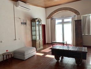 Quarto superluxo | Escrivaninha, ferros/tábuas de passar roupa, Wi-Fi de cortesia
