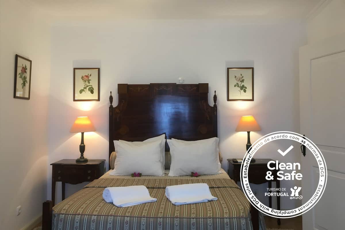 Double Room | Desk, iron/ironing board (on request), WiFi (free), bed sheets