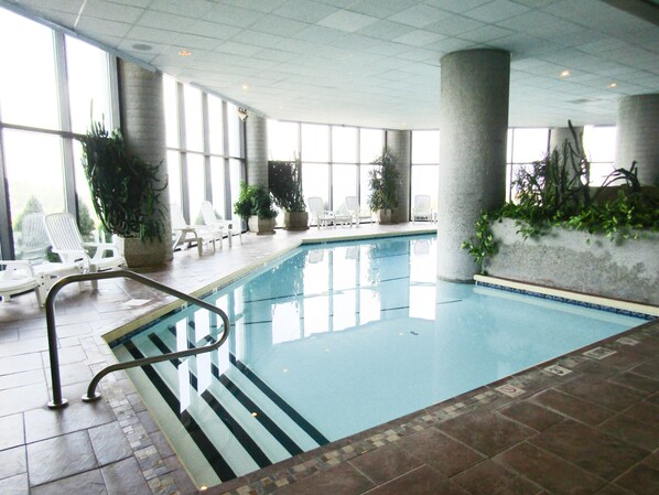 Apartment, 2 Schlafzimmer | Pool | Innenpool, beheizter Pool