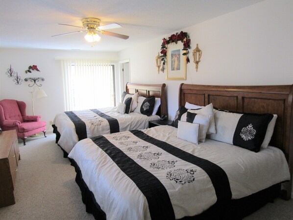 Maison, 6 chambres | 6 chambres, bureau, espace de travail pour ordinateurs portables