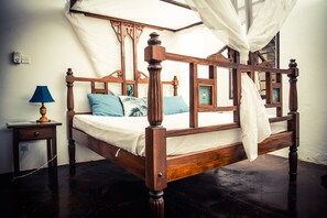 Blackout curtains, bed sheets - Ocean Breeze Villa (Watamu)