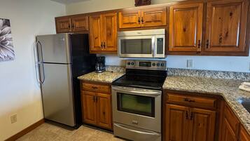 Kondominium, 1 kamar tidur | Dapur pribadi | Lemari es, microwave, oven, dan mesin pencuci piring