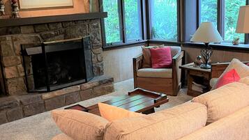 Condo, 2 Bedrooms | Living area