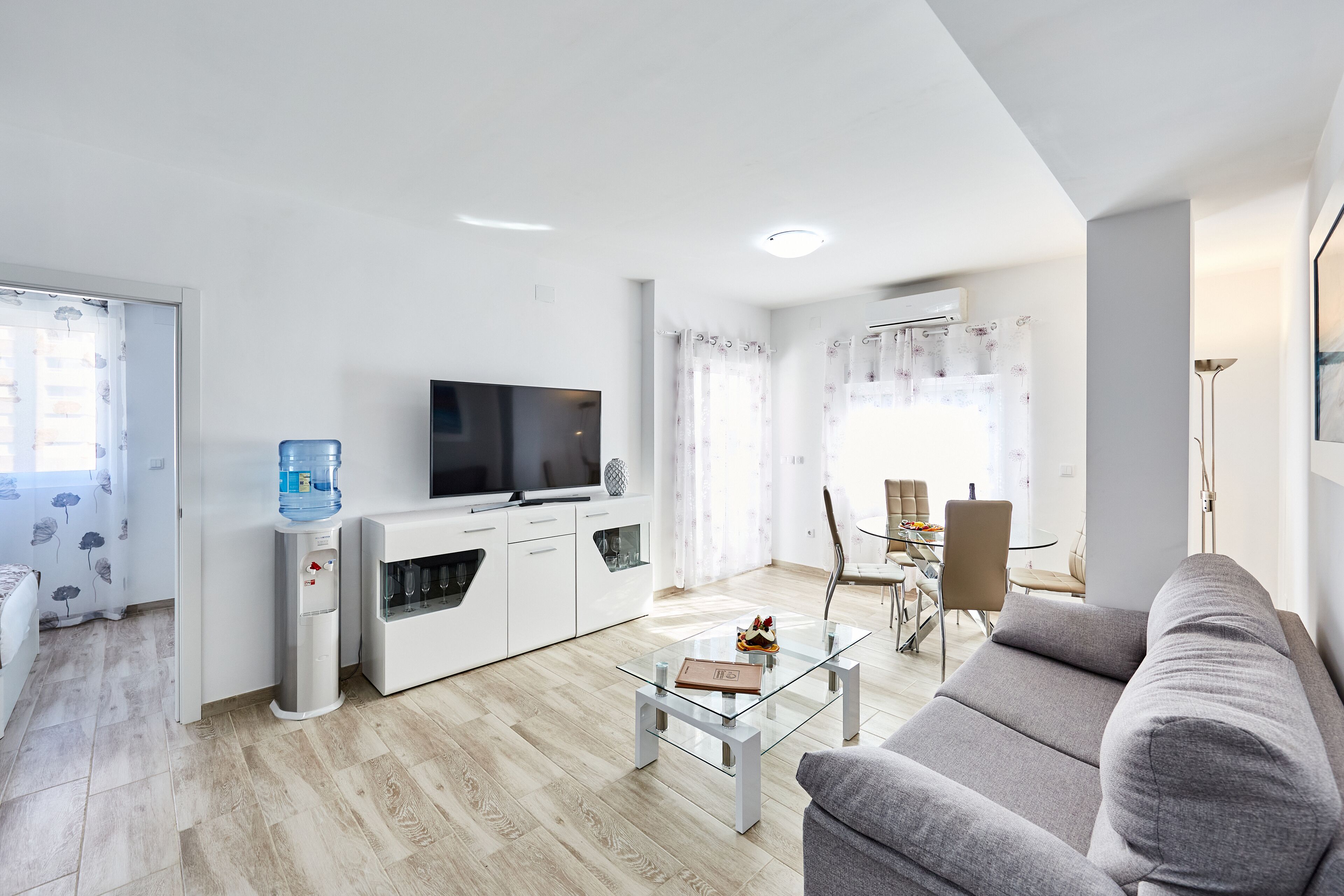 penthouse, sea view | living room | smart tv, netflix, streaming services