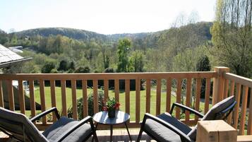 Chambre Double Confort | Literie de qualité supérieure, minibar, décoration personnalisée