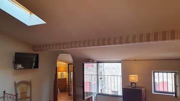 Deluxe Double Room, Non Smoking | 1 bedroom, in-room safe, individually decorated, individually furnished