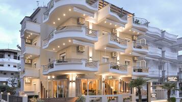 Mặt tiền nơi lưu trú