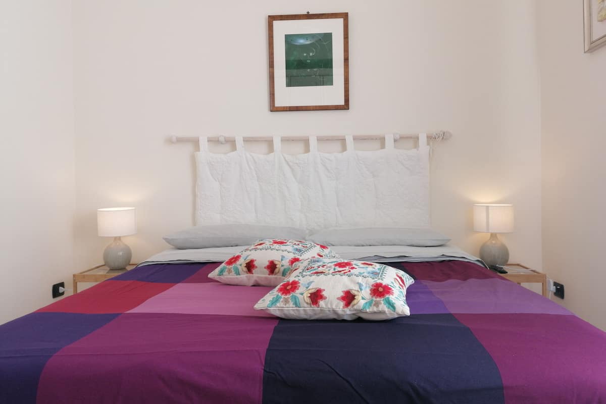 Tweepersoonskamer, privébadkamer, gedeeltelijk uitzicht op zee (External) | 1 slaapkamer, geluiddichte muren, gratis wifi, beddengoed
