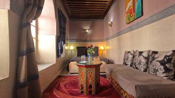 Deluxe Double Room | Individually decorated, individually furnished, iron/ironing board