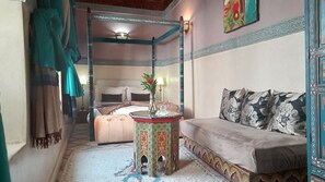 Deluxe Double Room | Individually decorated, individually furnished, iron/ironing board - Riad Maizie (Marrakech)