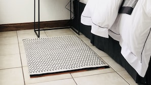 Studio Suite | 1 bedroom, Egyptian cotton sheets, blackout curtains, free WiFi - Bella b (Sandton)