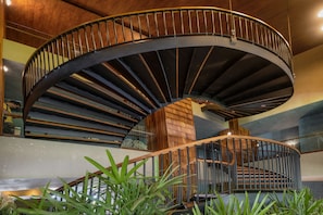 Couples treatment rooms, sauna, hot tub, steam room, body treatments