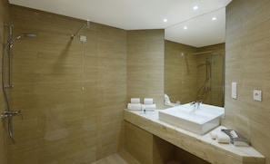 Bathroom - Hotel Baía Azul (Funchal)