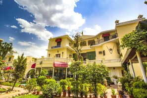 Front of property - FabHotel Sugan Niwas Palace Bani Park (Jaipur)
