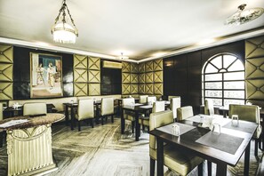 Free daily continental breakfast  - FabHotel Sugan Niwas Palace Bani Park (Jaipur)