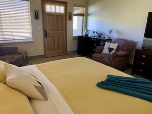 Single Room, 1 King Bed, Non Smoking (Not Pet Friendly)