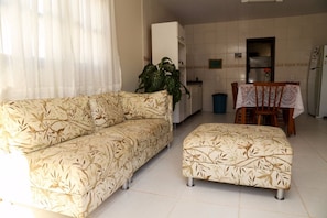 Comfort House, Multiple Beds, Non Smoking | Living area - Casa Ingleses do Rio Vermelho (Florianópolis)