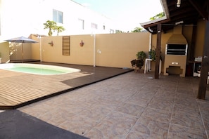 Outdoor pool - Casa Ingleses do Rio Vermelho (Florianópolis)