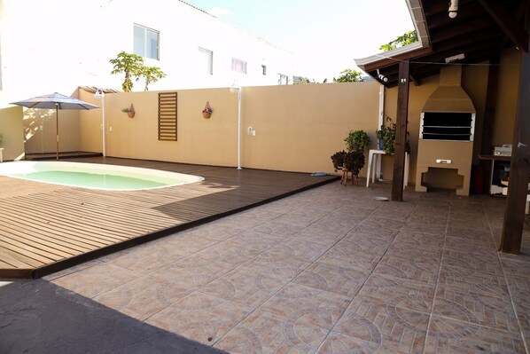 Outdoor pool - Casa Ingleses do Rio Vermelho (Florianópolis)