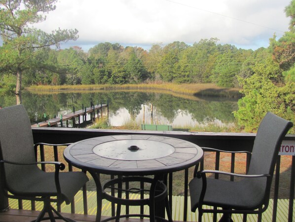 Outdoor dining - Remote/Secluded Estate with Plenty of Crabs, Dock and Cooking Station (Hacksneck)