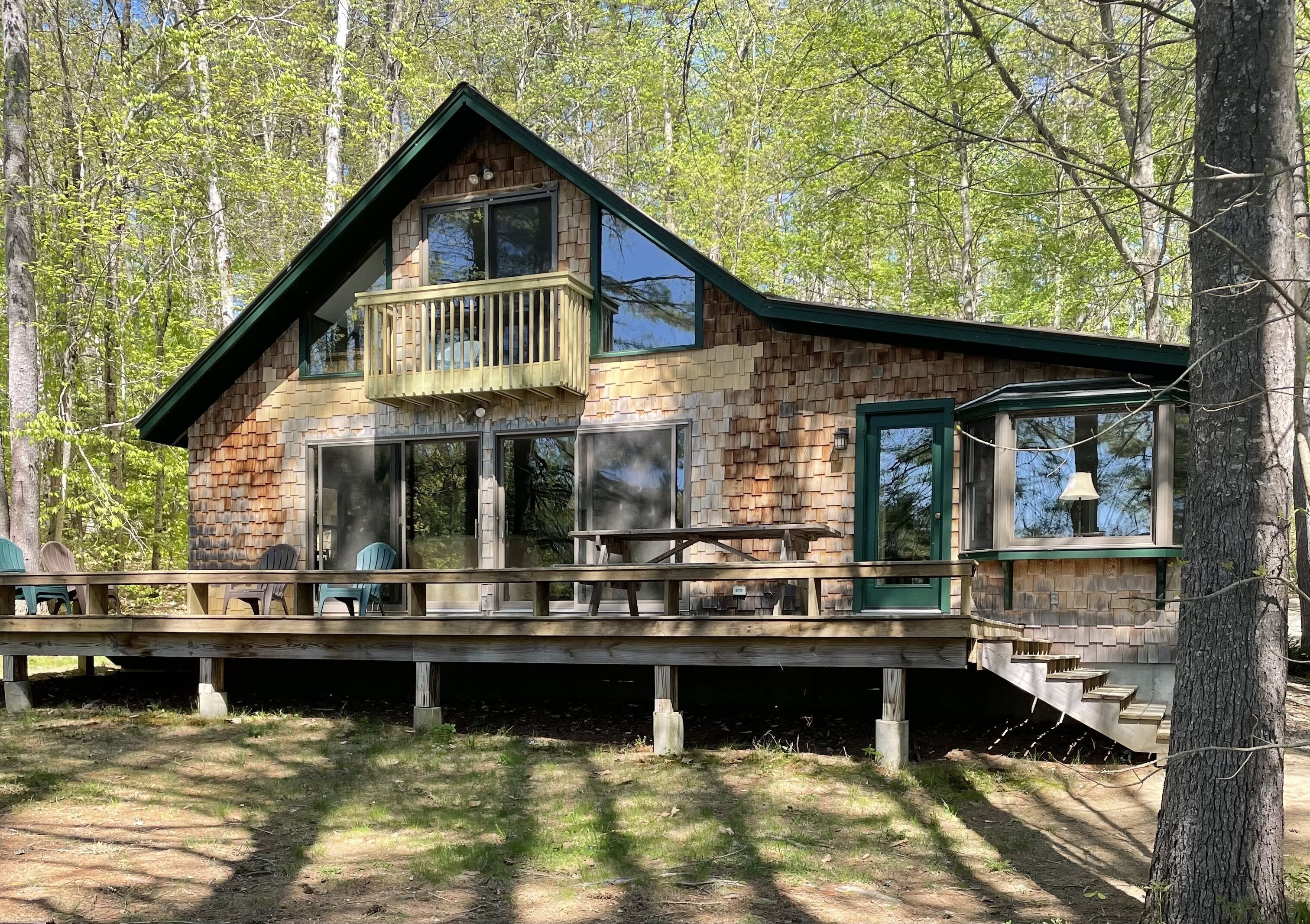 Lake front custom built Kezar Lake home