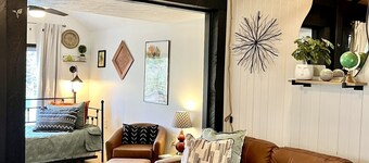 Bring marshmallows, not laptops! Lkefront on Autumn Lake, 2min to Salmon River!