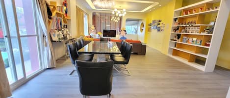 42-Zoll-LCD-Fernseher mit Kabelempfang, Fernseher, Kinderspielzeug