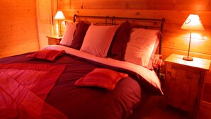 8 bedrooms, iron/ironing board, WiFi (free), bed sheets -  Quiet and friendly luxury chalet (Vars)