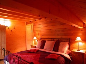 8 makuuhuonetta, silitysrauta/-lauta, ilmainen Wi-Fi, vuodevaatteet