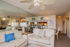 TV, lettore DVD, libri, videoteca