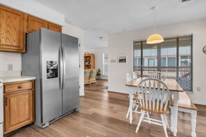 Dining - Kirkman: Dog-Friendly Beachwalk Home in West Beach (Oak Island)