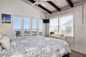 4 habitaciones, tabla de planchar con plancha, cuna de viaje y internet 