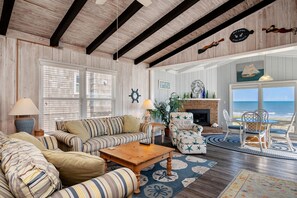 Televisión, reproductor de DVD, libros y videoteca 