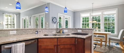 Dishwasher, coffee/tea maker, cookware/dishes/utensils, ice maker