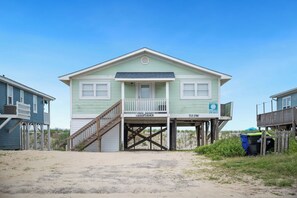 Exterior - Absolute Beach: Oceanfront, Dog-friendly, Central Location (Oak Island)